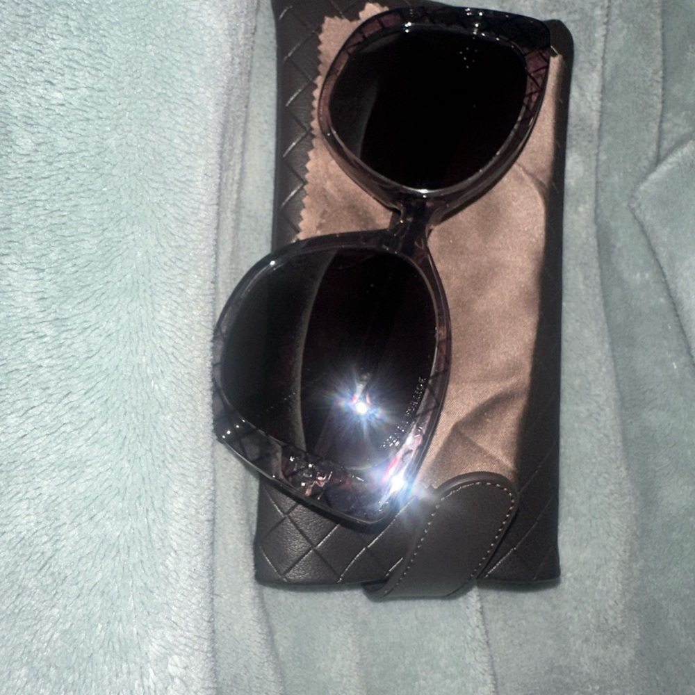 Bottega Veneta Gray Sunglasses - Picture 5 of 6
